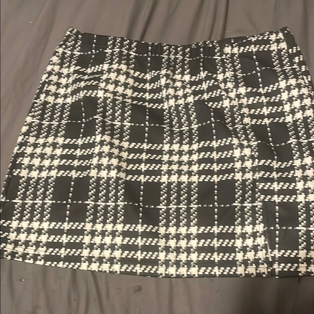 Stylish Black and White Checkered Skirt
